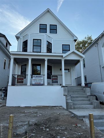 356 S 10th Avenue, Mount Vernon, NY 10550