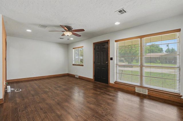713 Hedge Drive, Oklahoma City, OK 73110