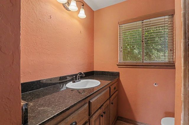 713 Hedge Drive, Oklahoma City, OK 73110