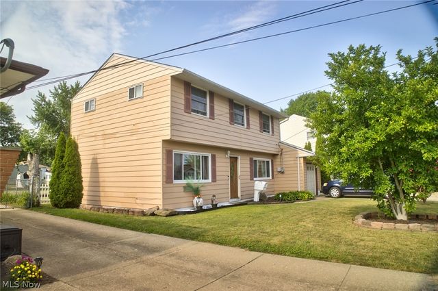 14065 Heatherwood Drive, Brook Park, OH 44142