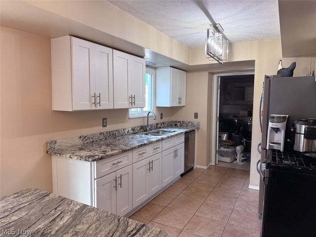 14065 Heatherwood Drive, Brook Park, OH 44142