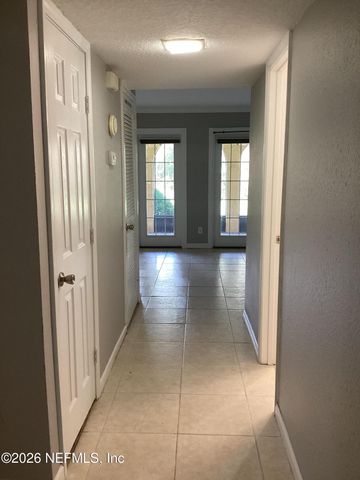 3913 MISSION Drive 7, Jacksonville, FL 32217