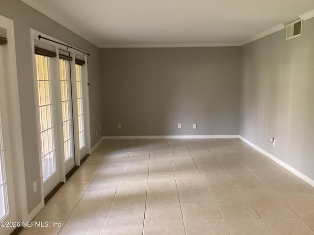 3913 MISSION Drive 7, Jacksonville, FL 32217