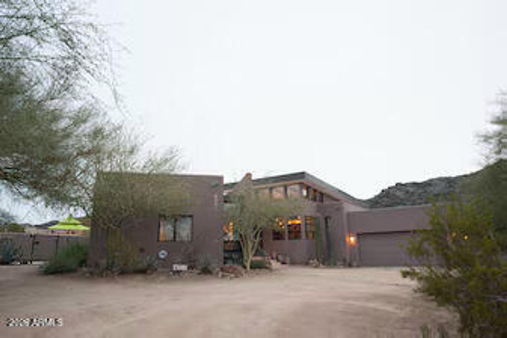 2201 E Euclid Avenue, Phoenix, AZ 85042