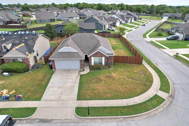 4403 N 35th Street, Broken Arrow, OK 74014