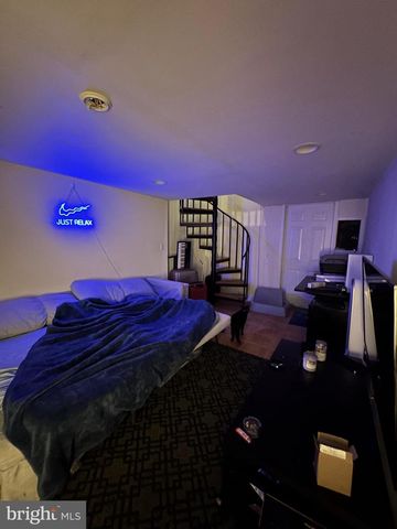 1541 W THOMPSON ST, Philadelphia, PA 19121