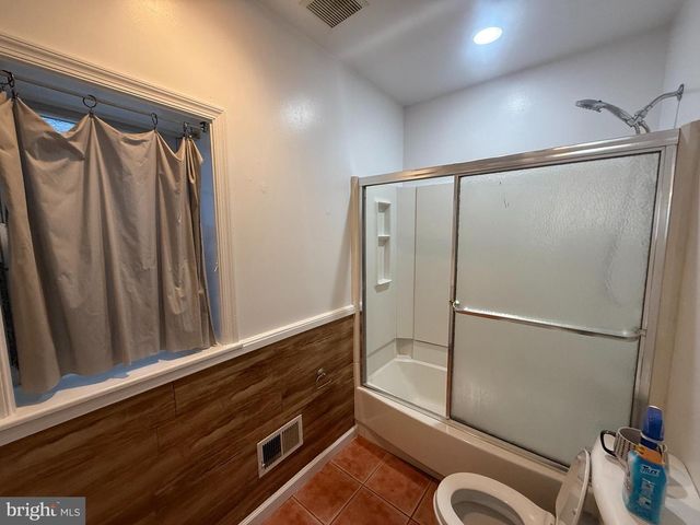 1541 W THOMPSON ST, Philadelphia, PA 19121