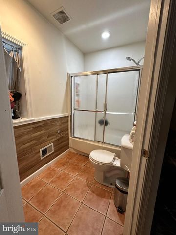 1541 W THOMPSON ST, Philadelphia, PA 19121