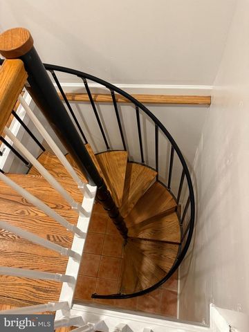 1541 W THOMPSON ST, Philadelphia, PA 19121