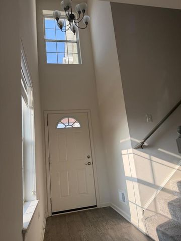 579 Bobby Ann Court, Roselle, IL 60172