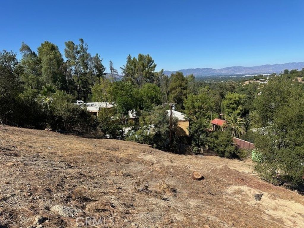 Image 11 of property listing at 4631 Caritina, Tarzana, CA 91356