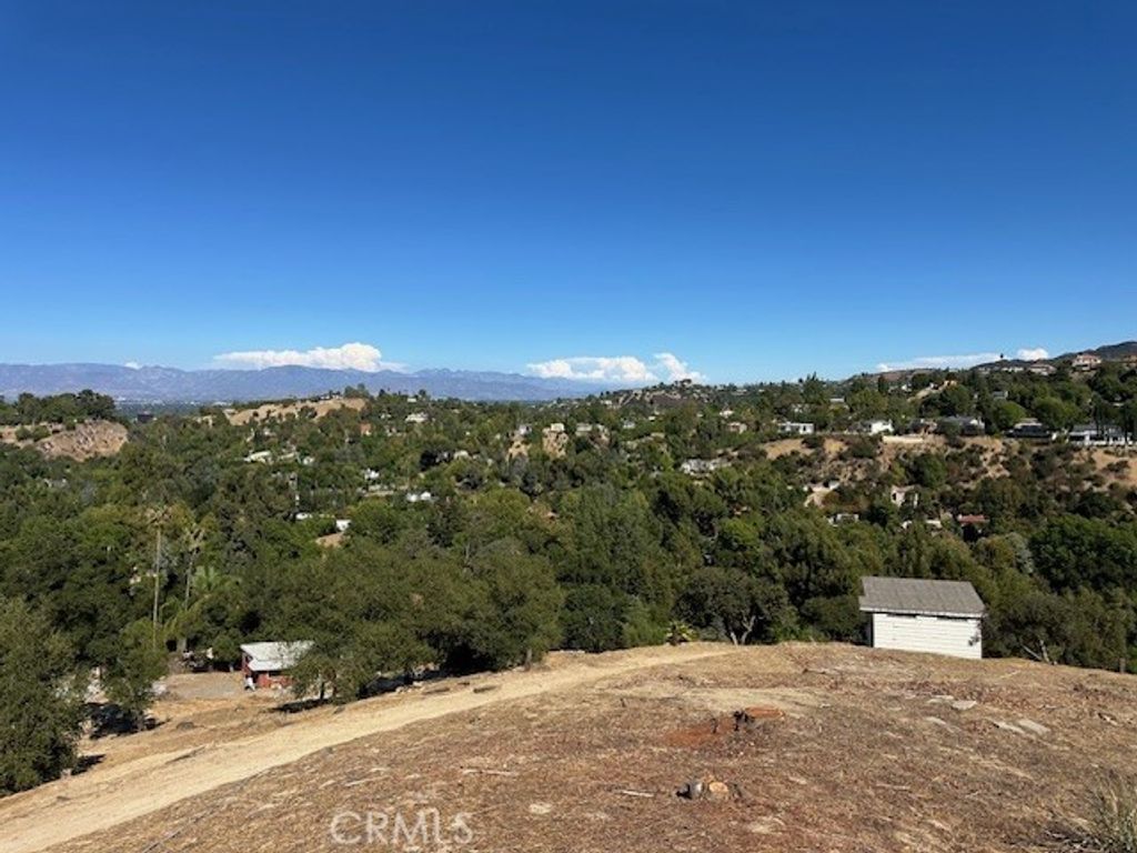 Image 7 of property listing at 4631 Caritina, Tarzana, CA 91356