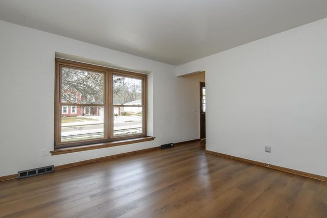 219 Willow COURT, Hartland, WI 53029