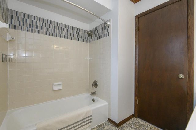 219 Willow COURT, Hartland, WI 53029