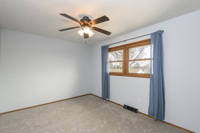 219 Willow COURT, Hartland, WI 53029