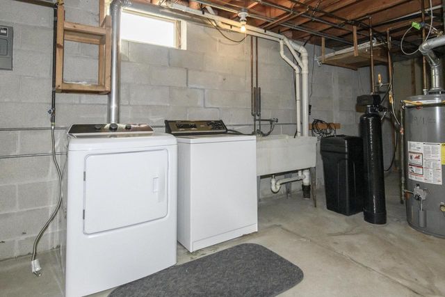 219 Willow COURT, Hartland, WI 53029