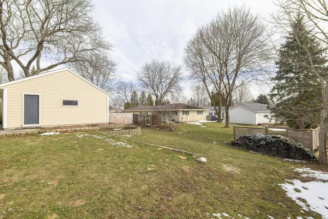 219 Willow COURT, Hartland, WI 53029