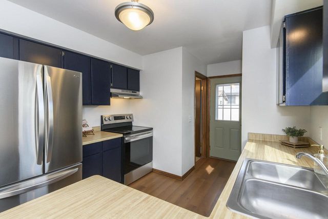 219 Willow COURT, Hartland, WI 53029