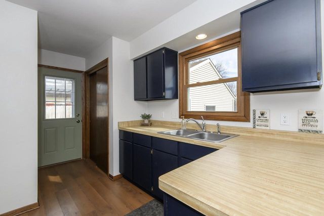 219 Willow COURT, Hartland, WI 53029