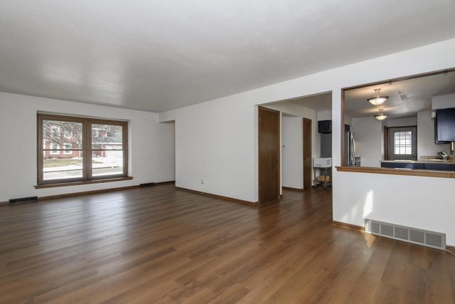 219 Willow COURT, Hartland, WI 53029