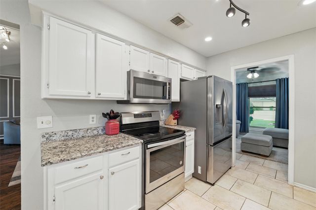 6701 Ridgetop Road, North Richland Hills, TX 76182