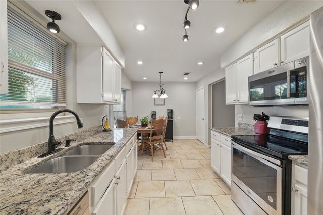 6701 Ridgetop Road, North Richland Hills, TX 76182