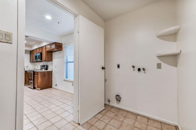 508 E Castle Harbour Drive, Friendswood, TX 77546