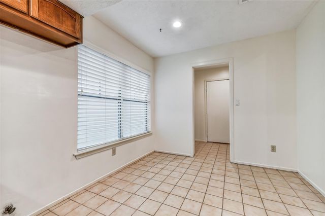 508 E Castle Harbour Drive, Friendswood, TX 77546