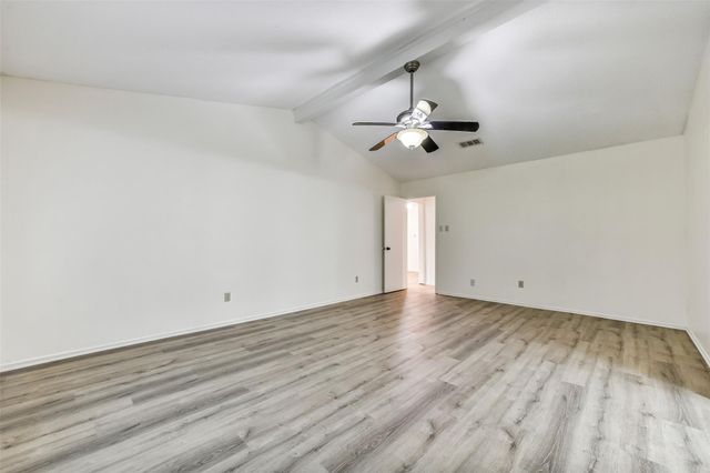 508 E Castle Harbour Drive, Friendswood, TX 77546