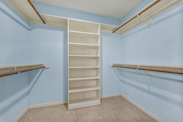 508 E Castle Harbour Drive, Friendswood, TX 77546