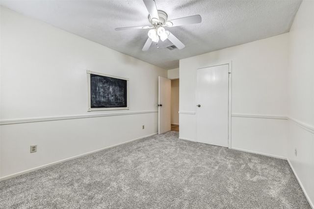 508 E Castle Harbour Drive, Friendswood, TX 77546