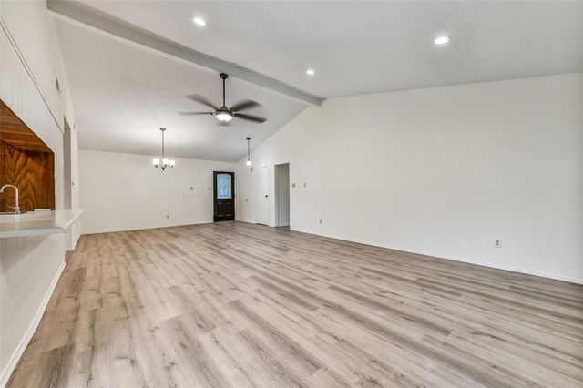 508 E Castle Harbour Drive, Friendswood, TX 77546