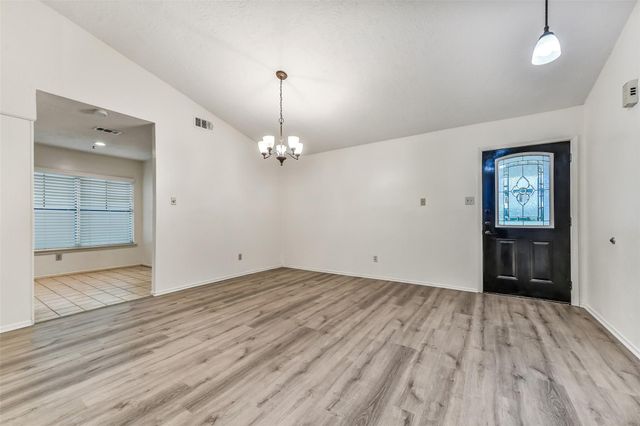 508 E Castle Harbour Drive, Friendswood, TX 77546
