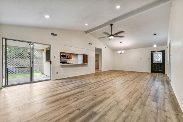 508 E Castle Harbour Drive, Friendswood, TX 77546
