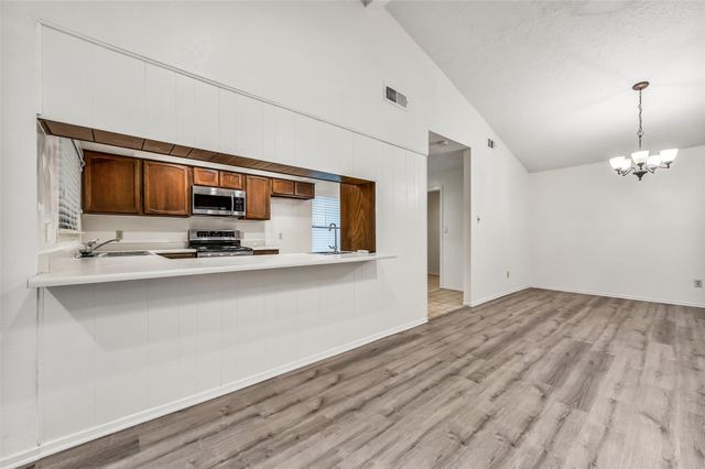 508 E Castle Harbour Drive, Friendswood, TX 77546