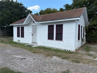 613 1/2 6th St, Corpus Christi, TX 78401