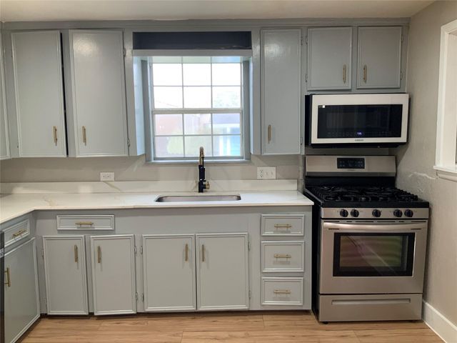 2415 Perry Street, Baytown, TX 77521