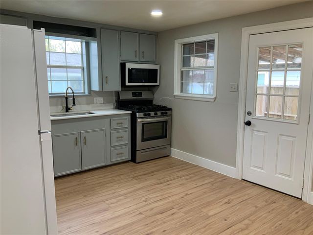 2415 Perry Street, Baytown, TX 77521