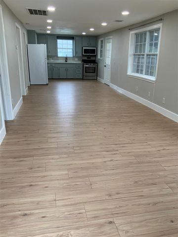 2415 Perry Street, Baytown, TX 77521