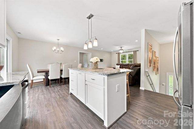 2953 2nd Street Court NW, Hickory, NC 28601