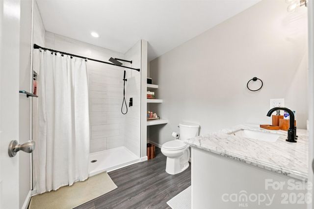2953 2nd Street Court NW, Hickory, NC 28601