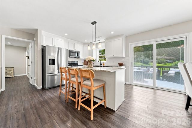 2953 2nd Street Court NW, Hickory, NC 28601