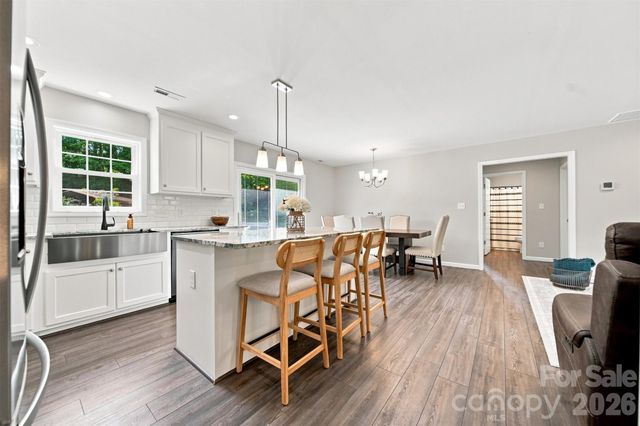 2953 2nd Street Court NW, Hickory, NC 28601