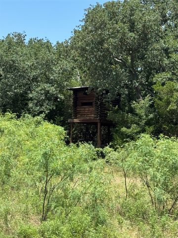1205 Northshore Lane, Valley View, TX 76272