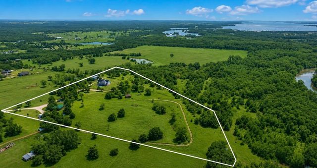 1205 Northshore Lane, Valley View, TX 76272