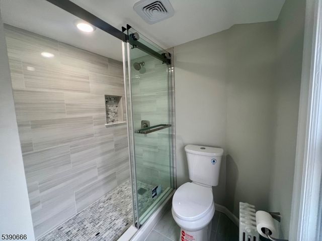 28 Harmony St, North Plainfield Boro, NJ 07060