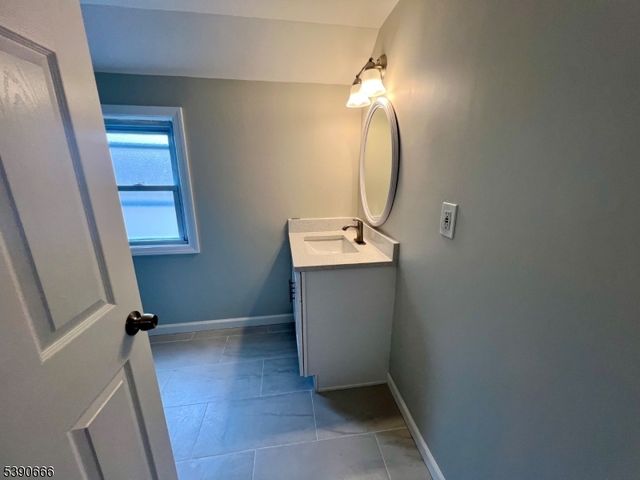 28 Harmony St, North Plainfield Boro, NJ 07060