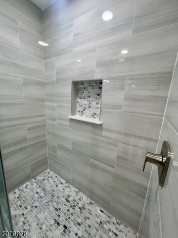 28 Harmony St, North Plainfield Boro, NJ 07060