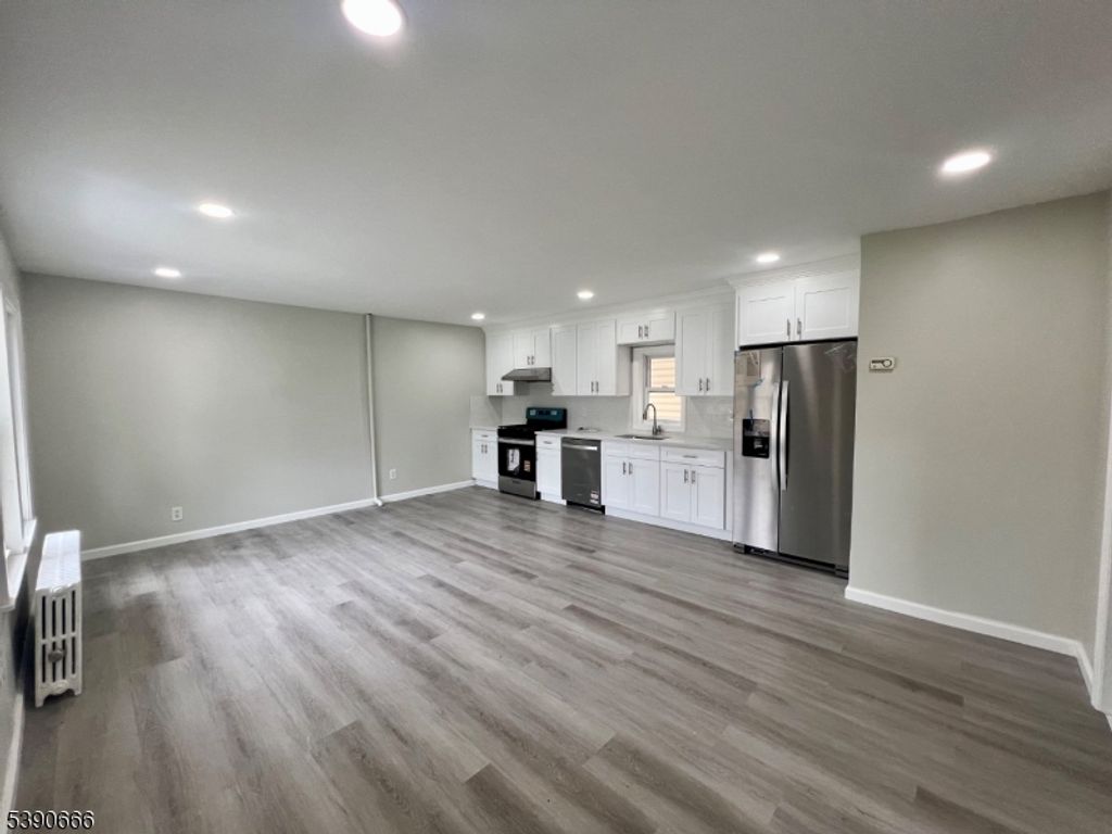 28 Harmony St, North Plainfield Boro, NJ 07060