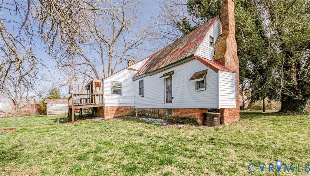 2326 Johnville Rd, Dunnsville, VA 22454